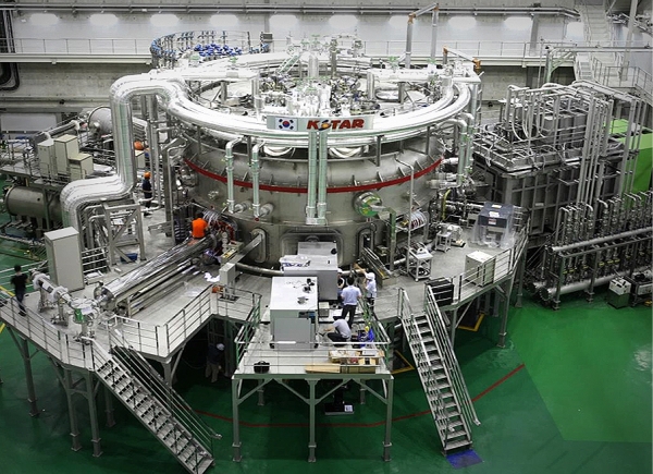 다원시스의 핵융합 전원장치가 적용된 한국형핵융합연구로(KSTAR).회사측 사진제공