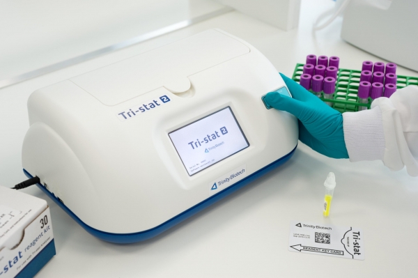 트리니티 바이오테크의 당화혈색소(HbA1c) 분석기.